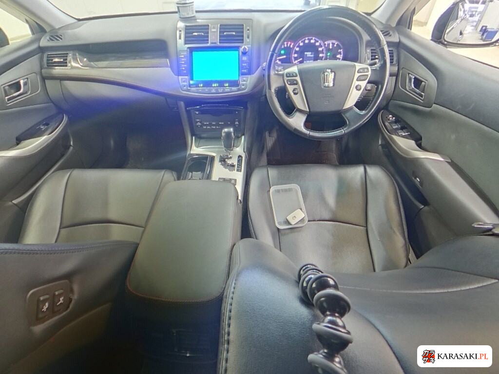 Toyota Crown 2012 z aukcji japońskiej