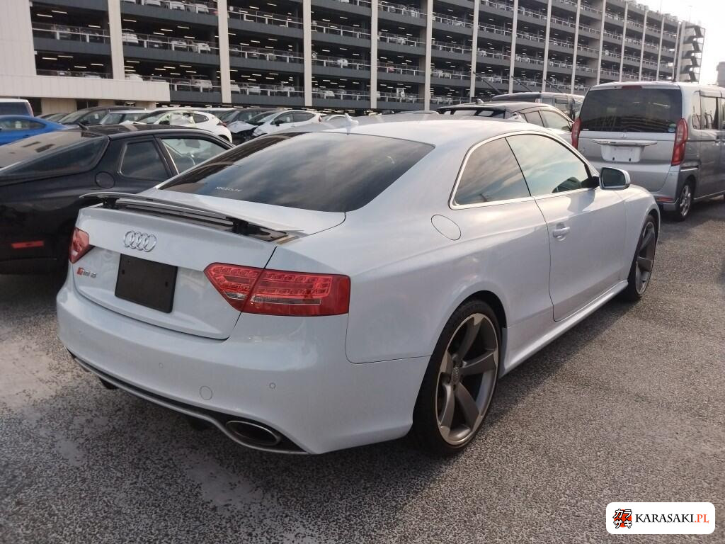 2011 Audi RS5 4WD Base Grade 4