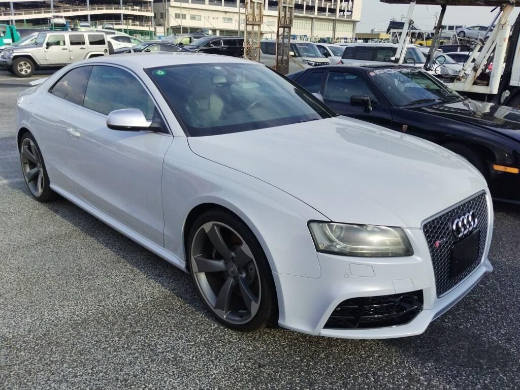 Audi RS5 2011 z aukcji japońskiej