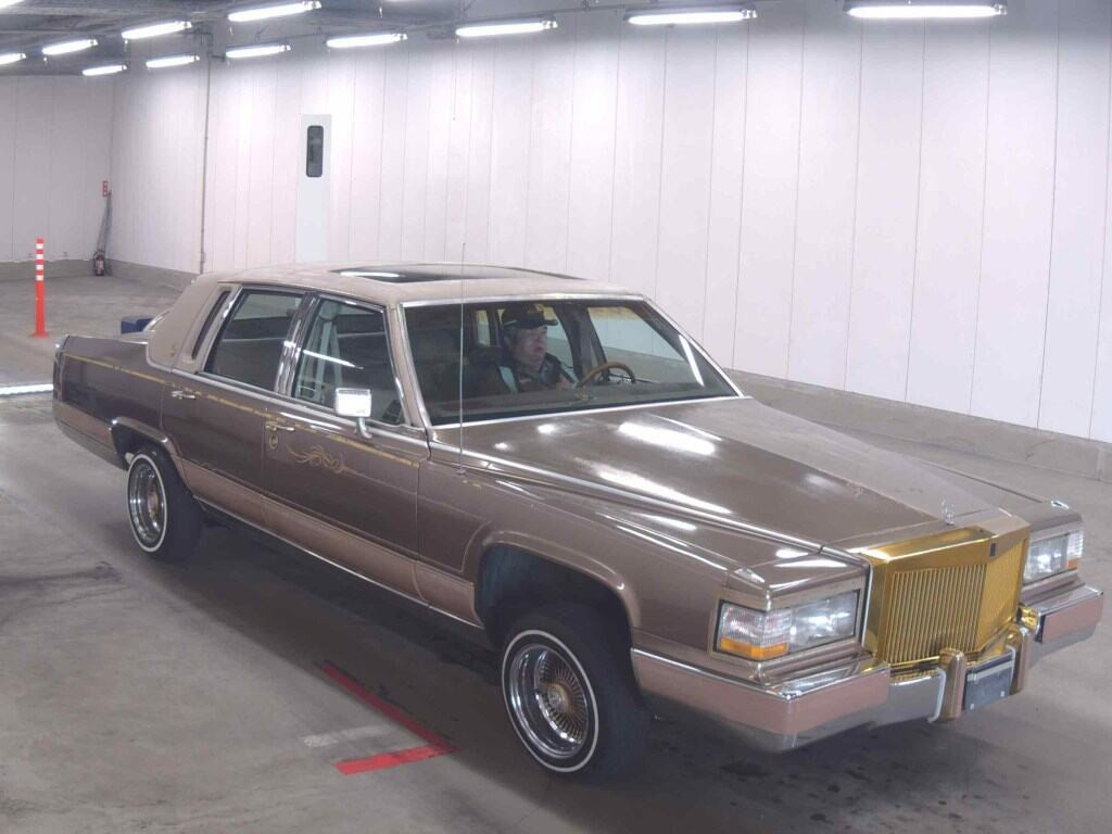 Cadillac Fleetwood 2003 z aukcji japońskiej
