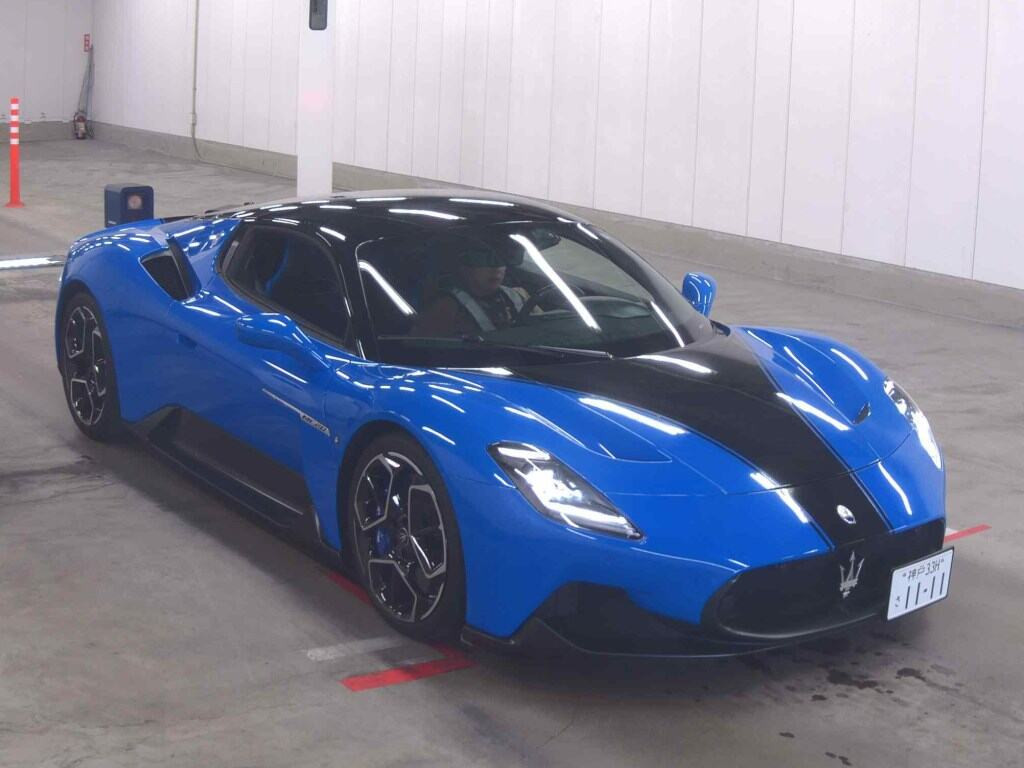 Maserati MC20 2022 z aukcji japońskiej