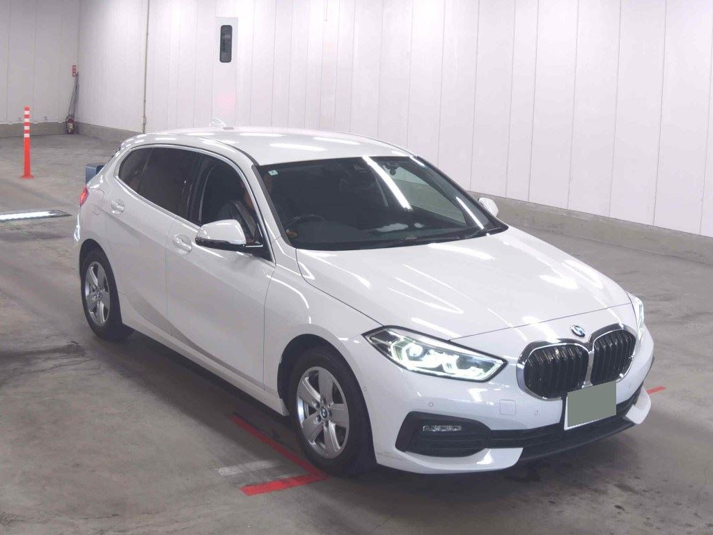 BMW 1 Series 2020 z aukcji japońskiej