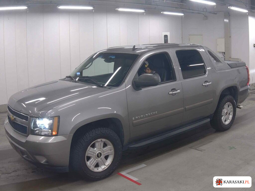 2012 Chevrolet Avalanche 4D 3
