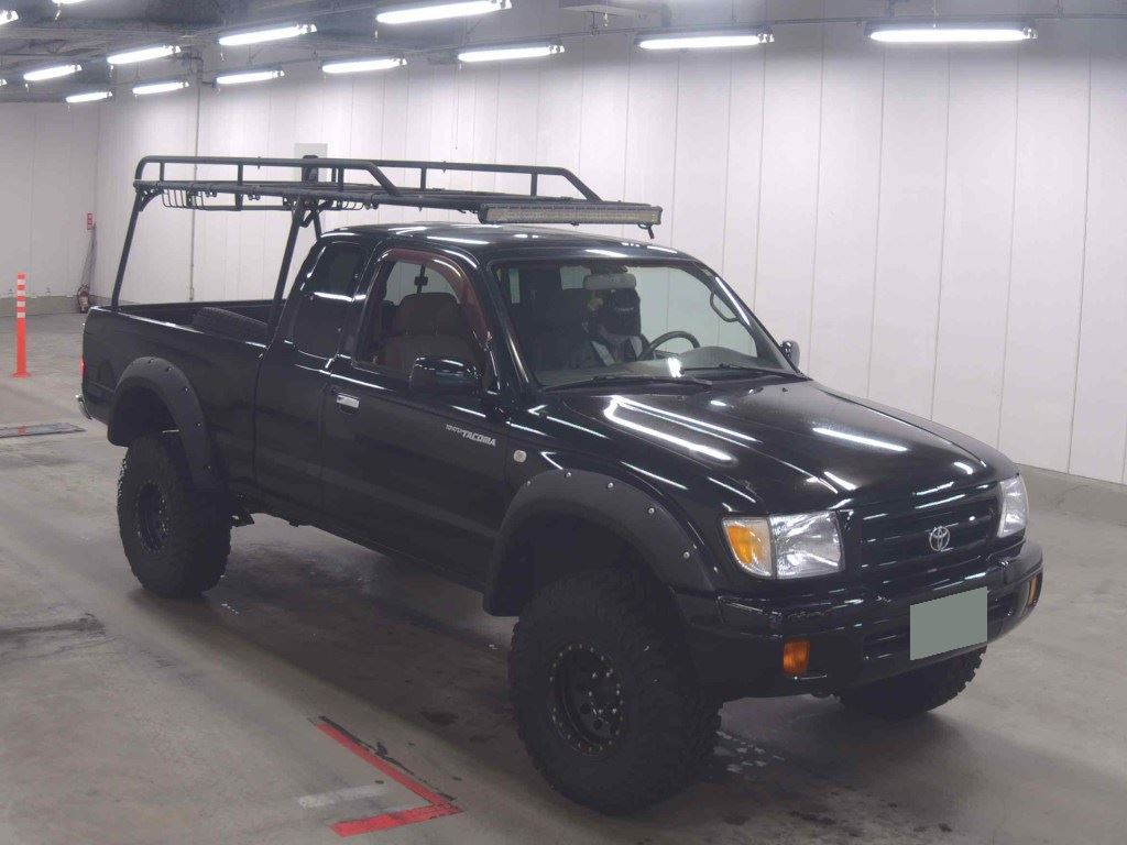 America Toyota 2003 z aukcji japońskiej