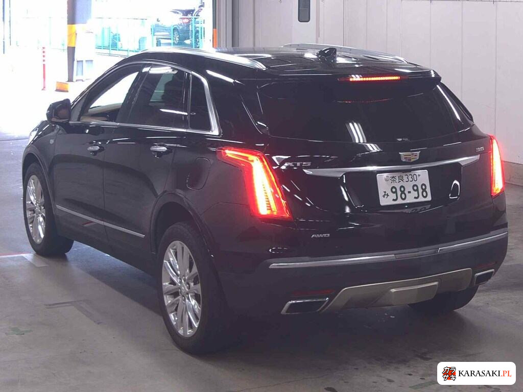 2018 Cadillac XT5 Crossover 4WD Platinum 2