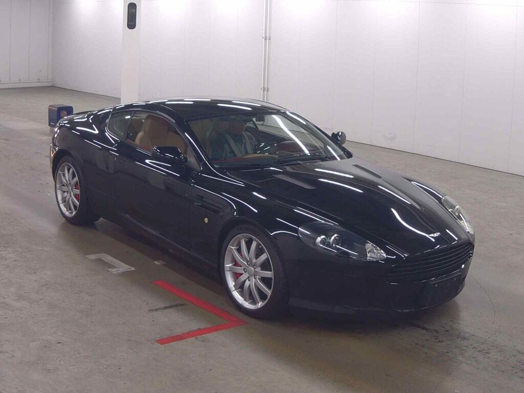 Aston Martin DB9 2004 z aukcji japońskiej