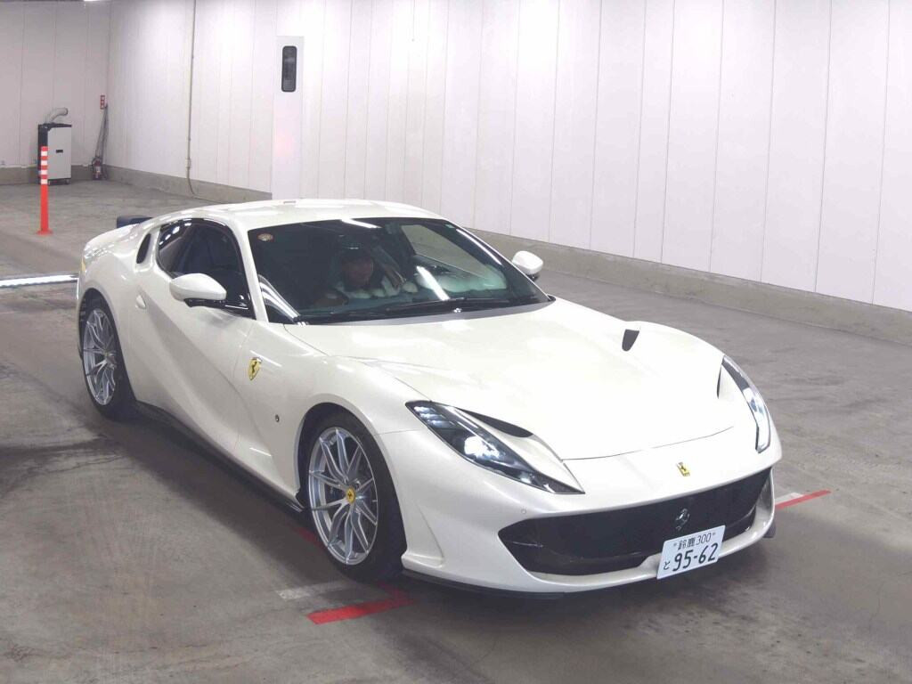 Ferrari 812SUPERFAST 2020 z aukcji japońskiej