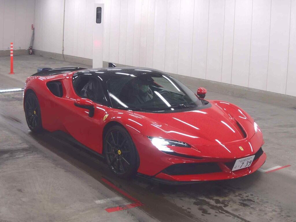 Ferrari SF90 Stradale 2021 z aukcji japońskiej