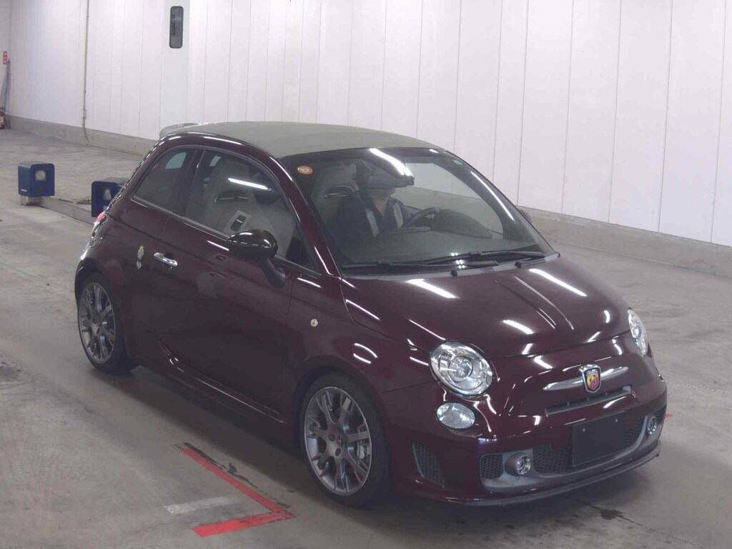 Abarth 695 Edizione Maserati 2013 z aukcji japońskiej