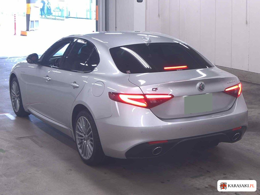 2018 Alfa Romeo Giulia 4D 4WD Veloce 2
