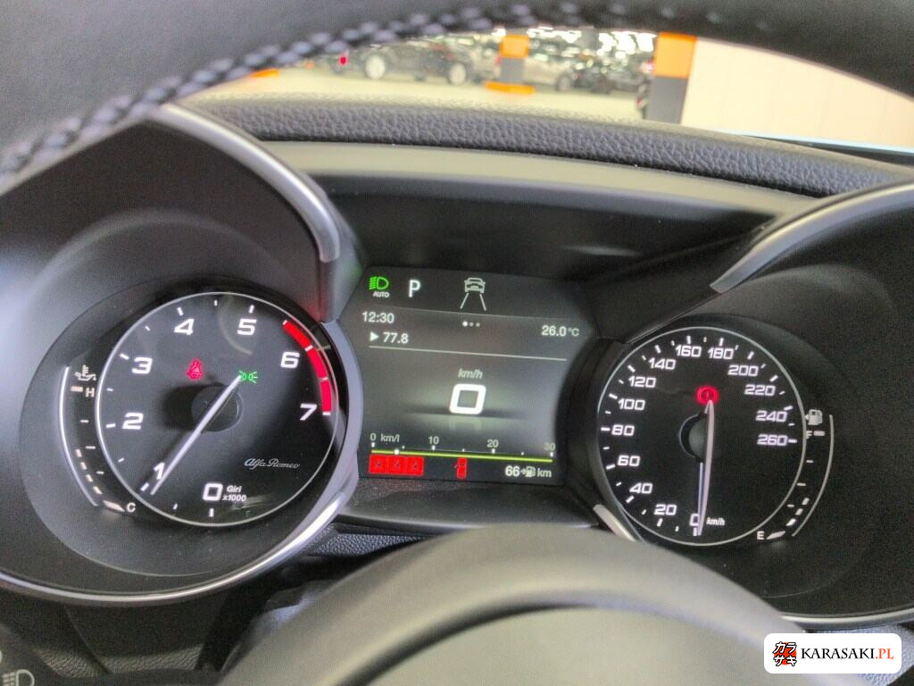 2018 Alfa Romeo Giulia 4D 4WD Veloce 6