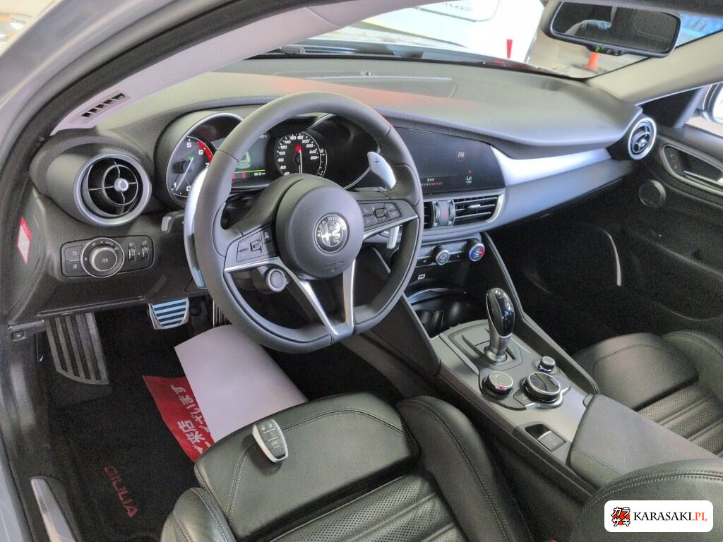 2018 Alfa Romeo Giulia 4D 4WD Veloce 5