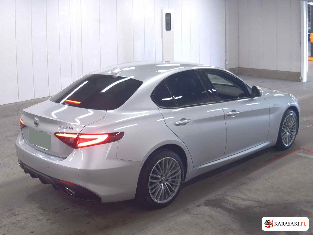 2018 Alfa Romeo Giulia 4D 4WD Veloce 4