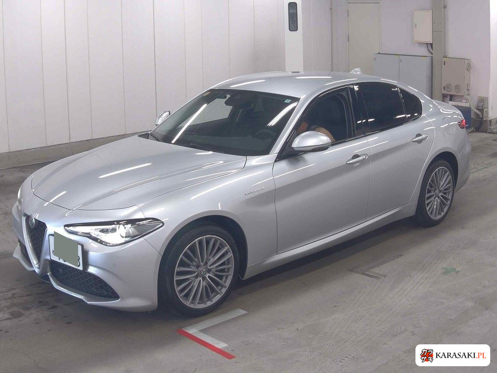 2018 Alfa Romeo Giulia 4D 4WD Veloce 3