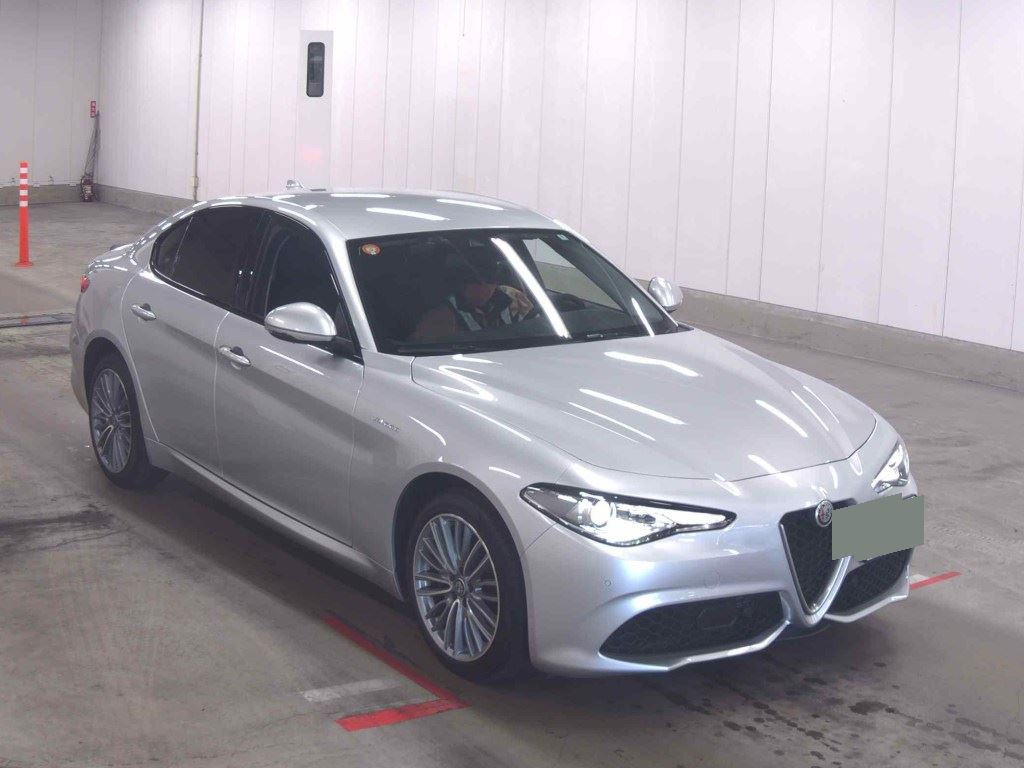 Alfa Romeo Giulia 2018 з японського аукціону