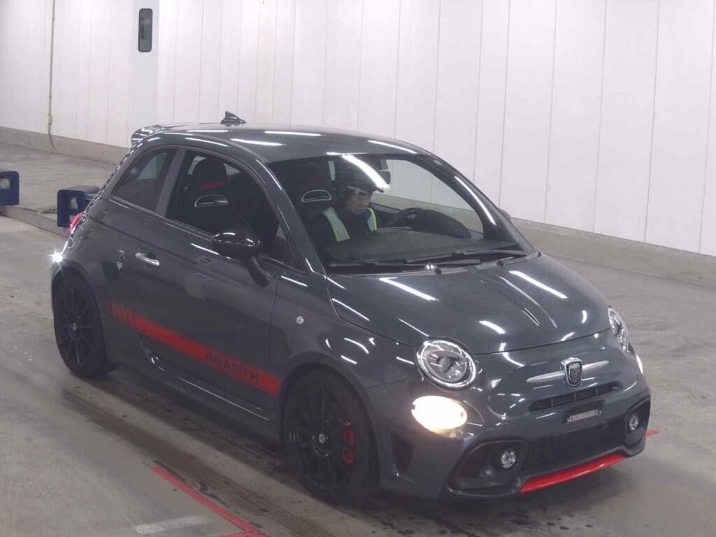 Abarth 695 XSR Yamaha 2017 z aukcji japońskiej