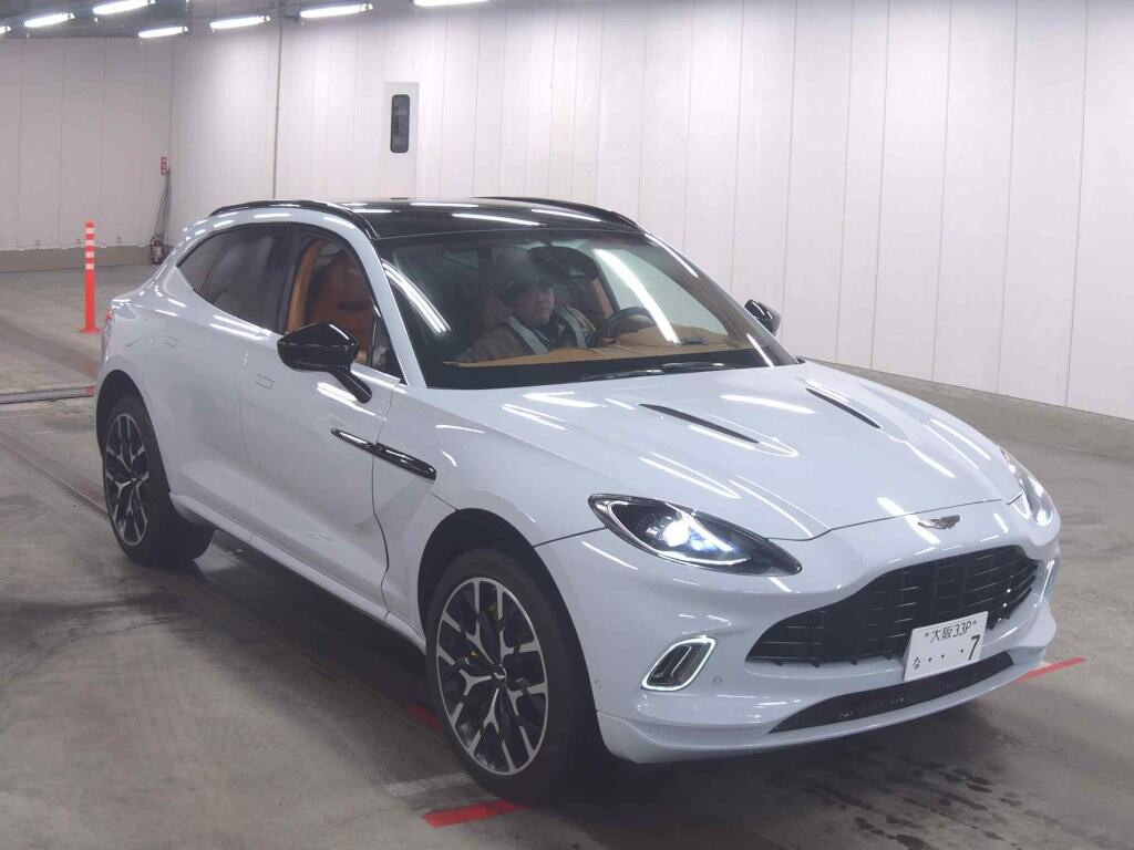 Aston Martin DBX 2022 z aukcji japońskiej