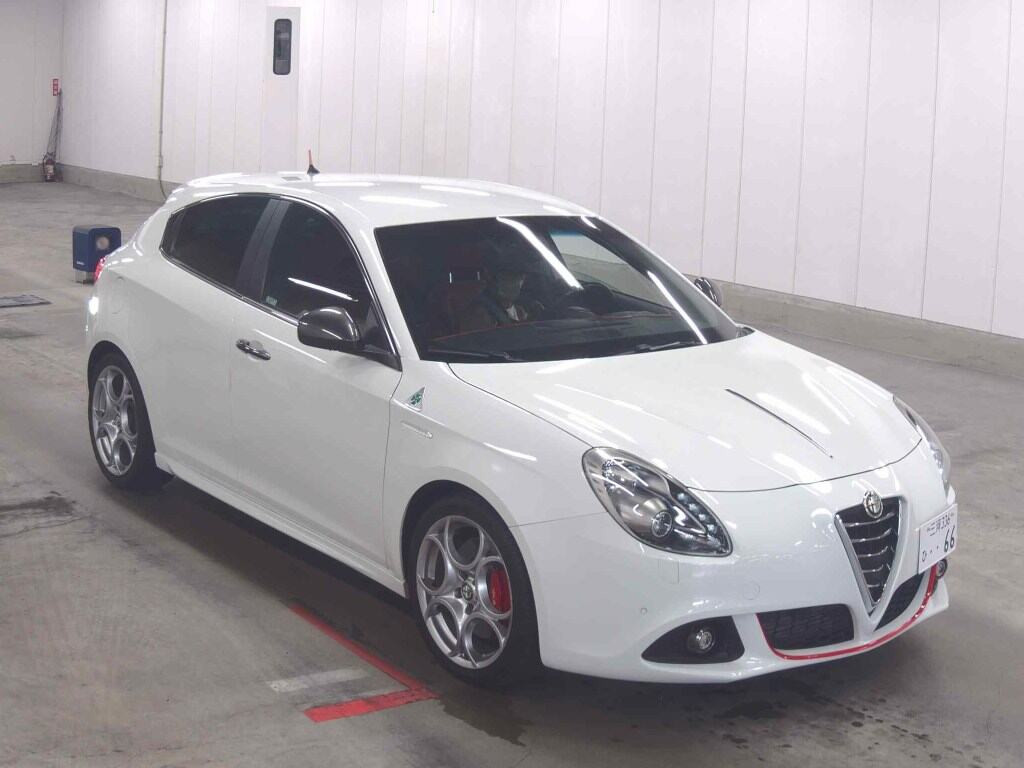 Alfa Romeo Giulietta 2015 z aukcji japońskiej
