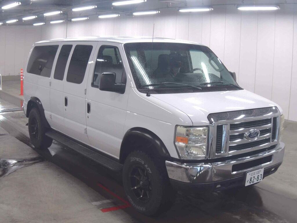 Ford Econoline 2016 z aukcji japońskiej