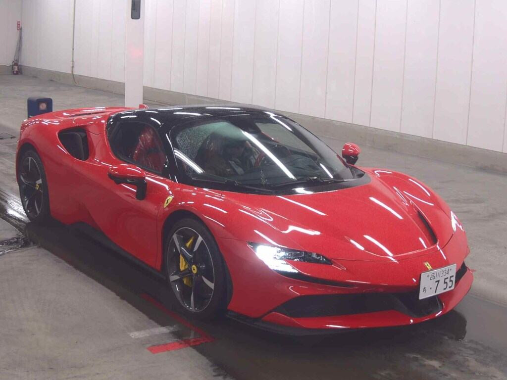 Ferrari SF90 Spider 2025 z aukcji japońskiej