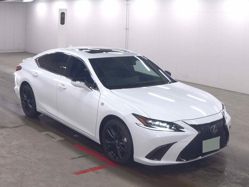Lexus Es 2023 from a Japanese auction
