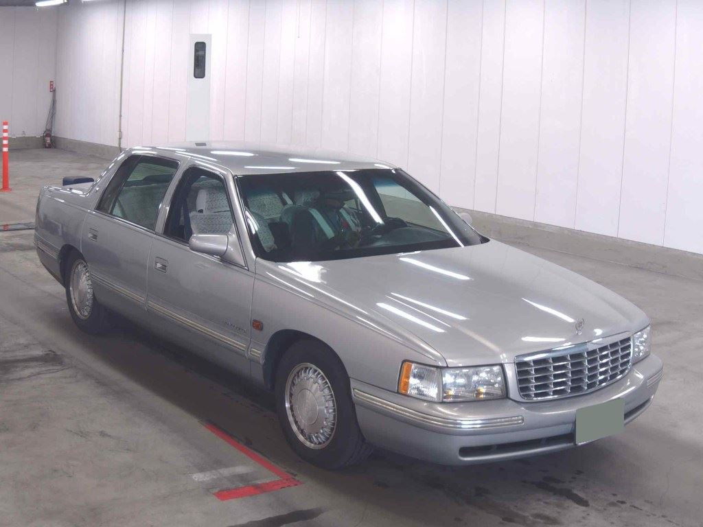 Cadillac Concours 1999 z aukcji japońskiej