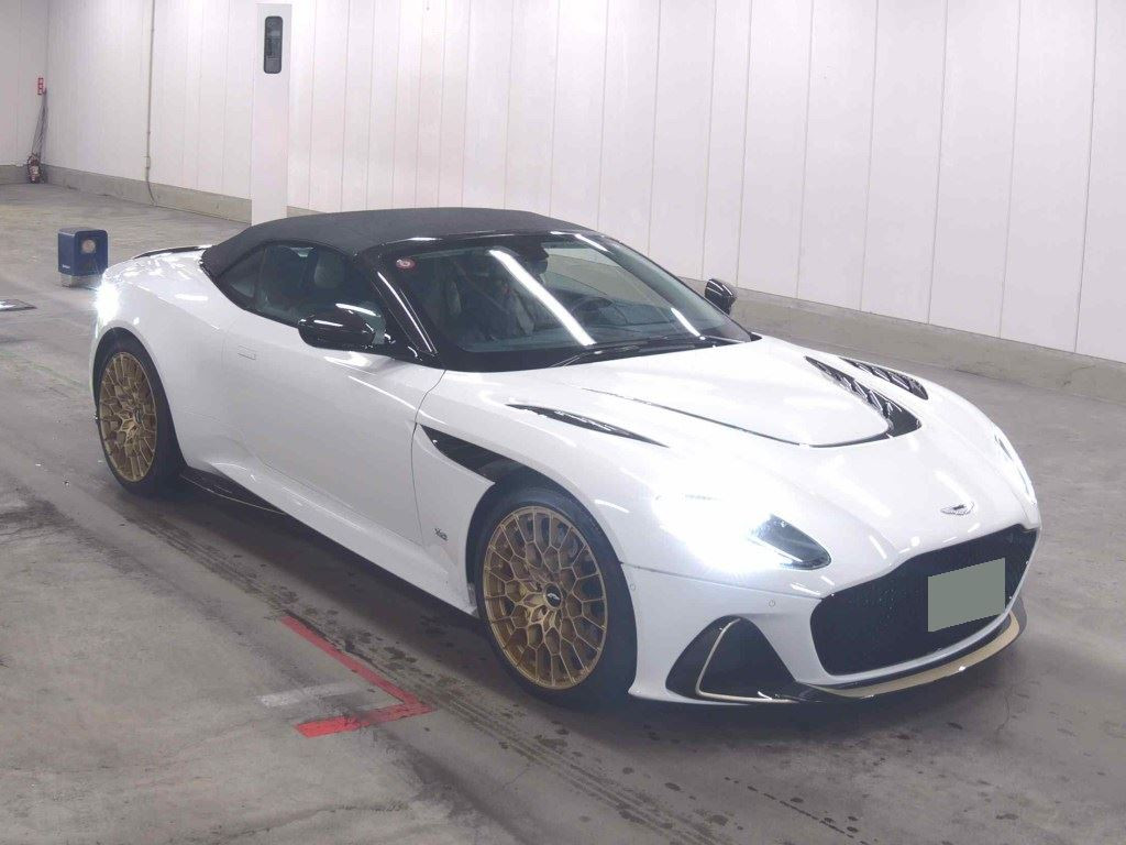 Aston Martin DBS 2024 z aukcji japońskiej
