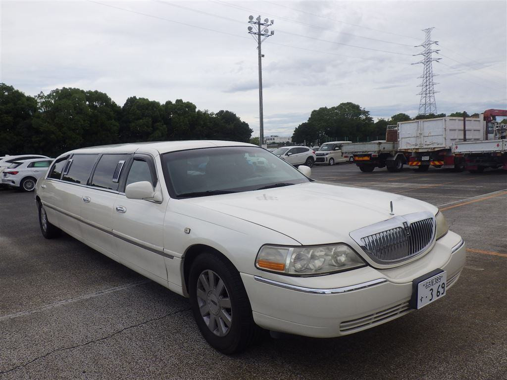 Lincoln Limousine 2010 z aukcji japońskiej