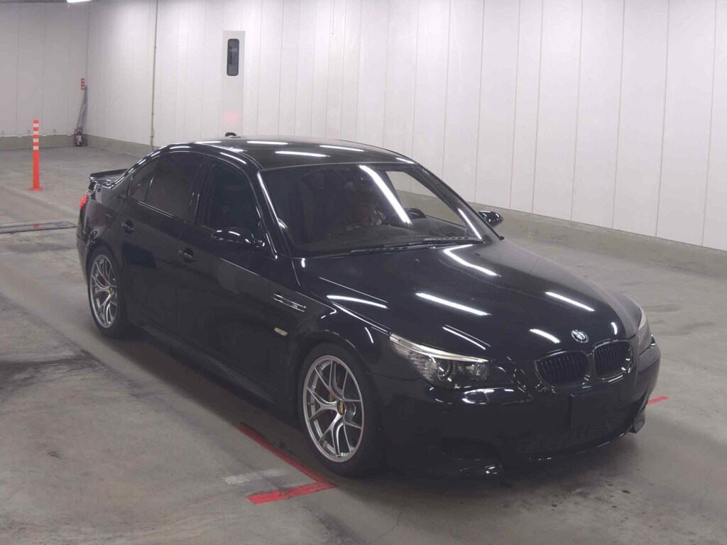 BMW M5 2007 z aukcji japońskiej