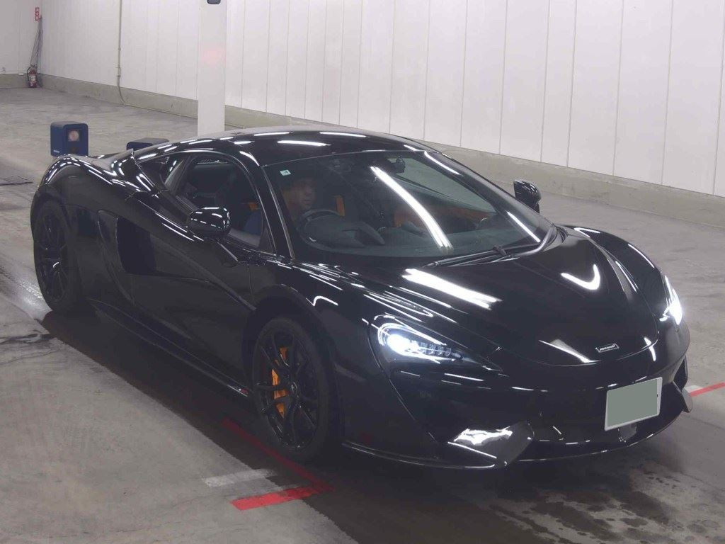 McLaren 570S 2018 z aukcji japońskiej