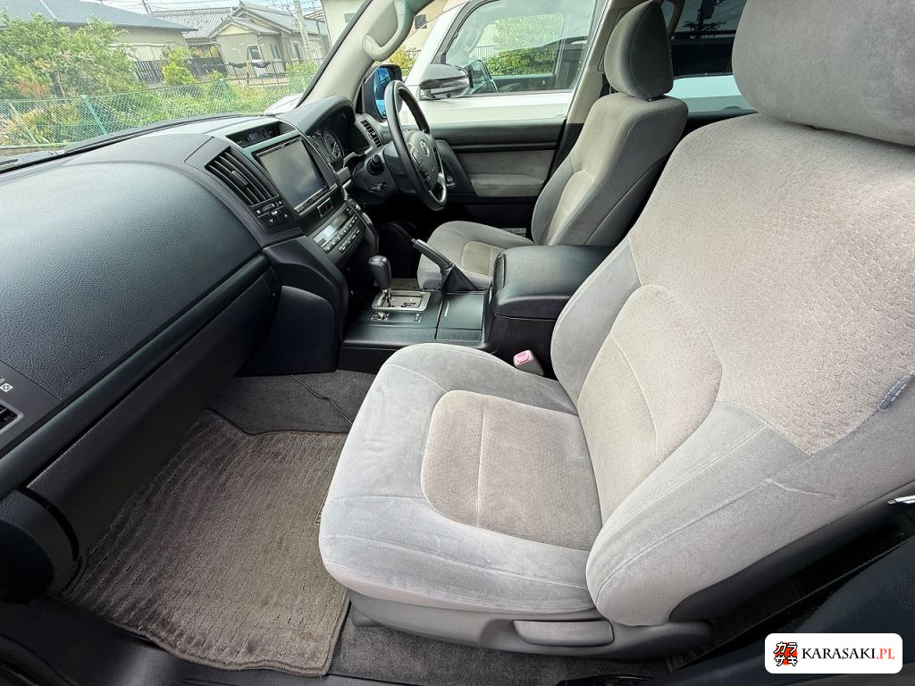 2011 Overseas Toyota 10