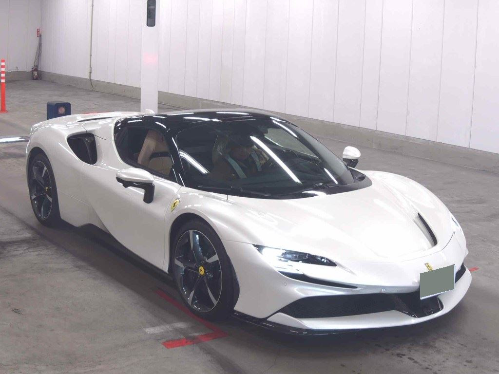 Ferrari SF90 Spider 2024 z aukcji japońskiej