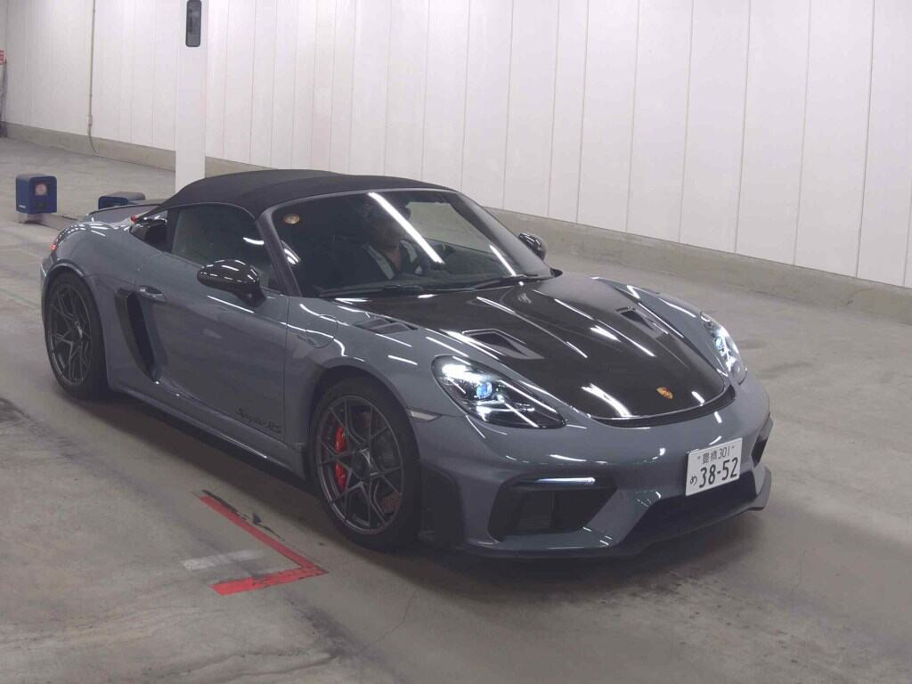 Porsche 718 Spyder 2025 z aukcji japońskiej