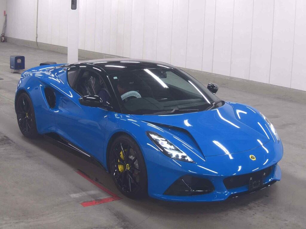 Lotus Emira 2023 z aukcji japońskiej
