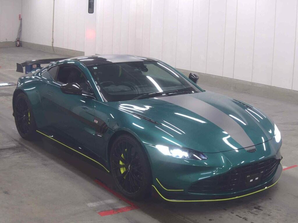 Aston Martin 2023 z aukcji japońskiej