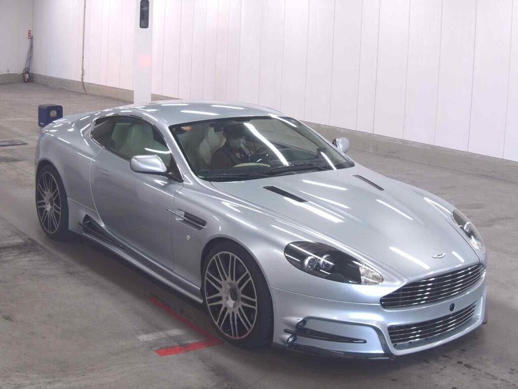 Aston Martin DB9 2004 z aukcji japońskiej