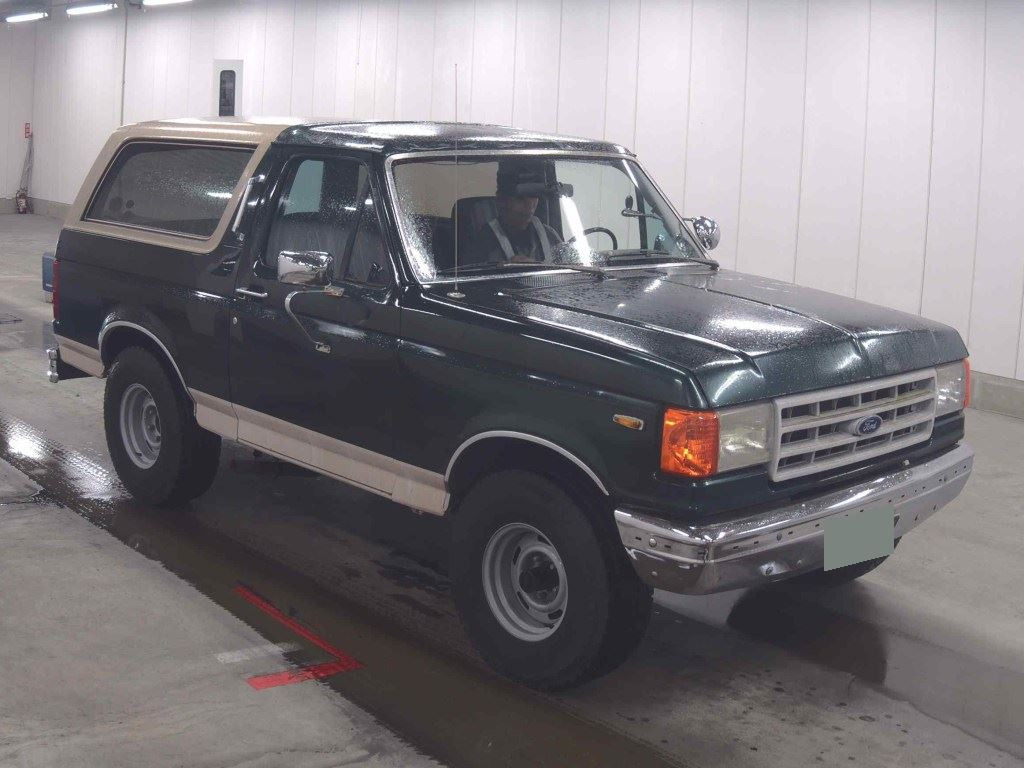 Ford Bronco 1990 z aukcji japońskiej