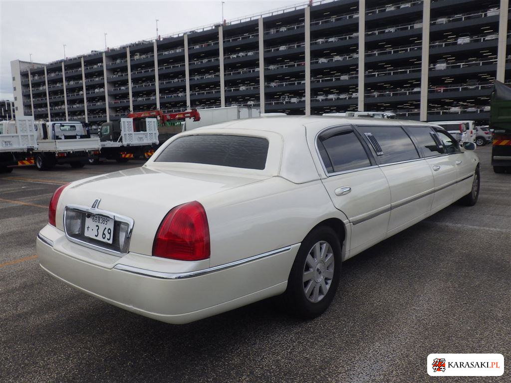 2010 Lincoln Limousine Base Grade 4