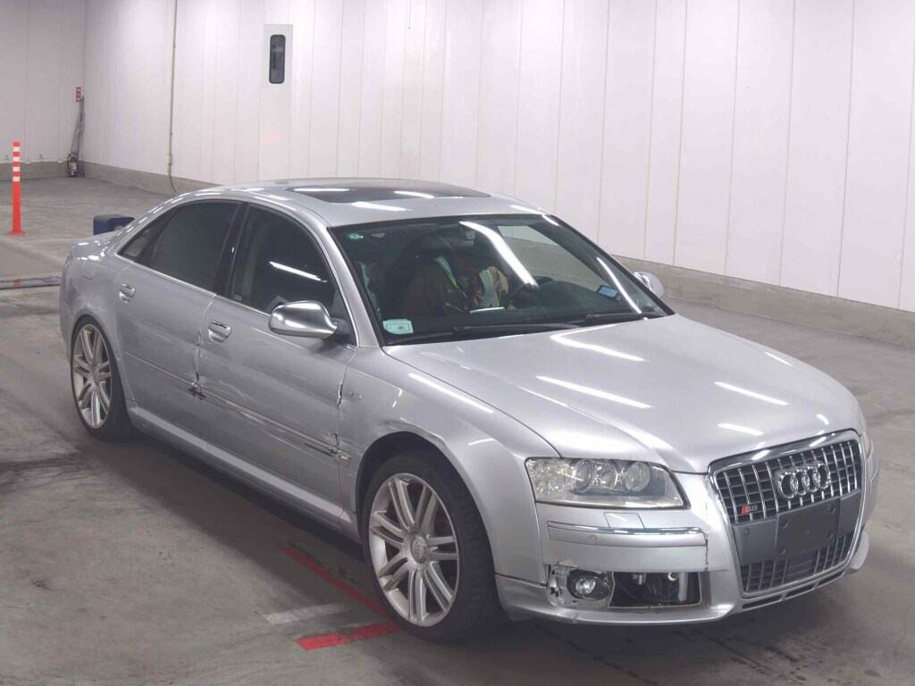 Audi S8 2007 z aukcji japońskiej