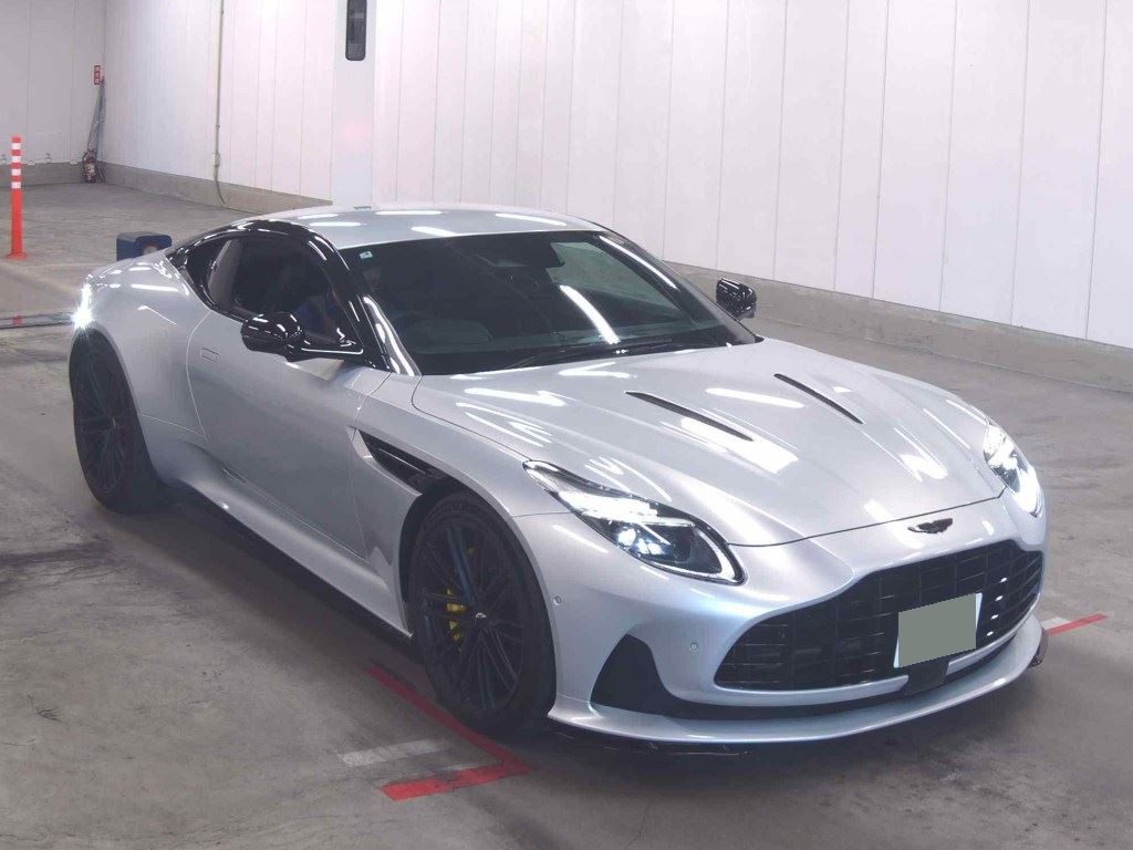 Aston Martin DB12 2025 z aukcji japońskiej