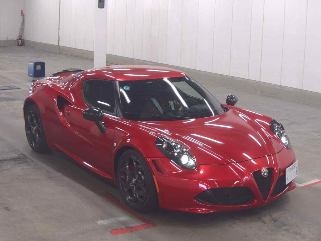 Alfa Romeo 4C 2015 z aukcji japońskiej