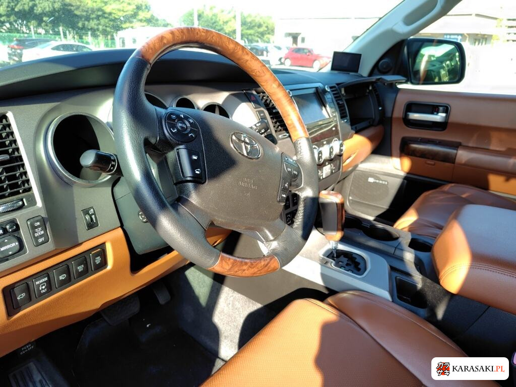 2019 America Toyota Sequoia 5D 4WD 5
