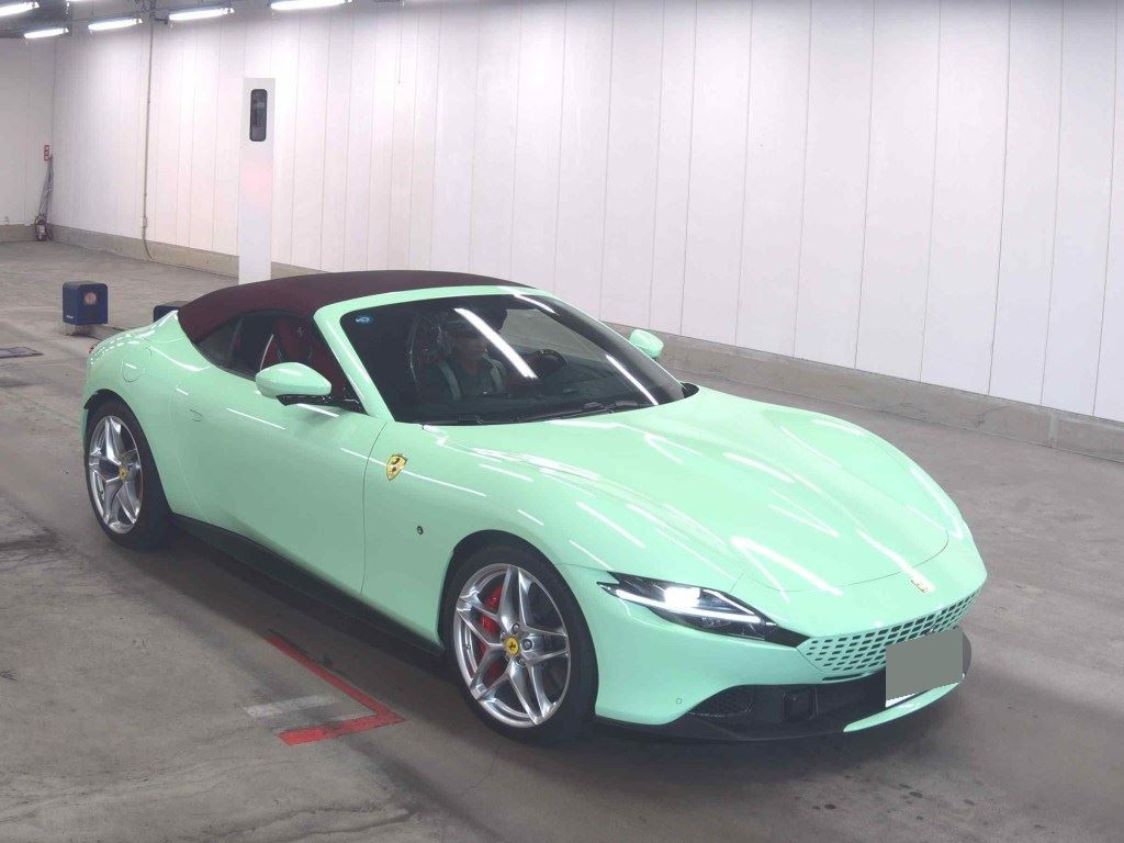 Ferrari Roma 2025 z aukcji japońskiej