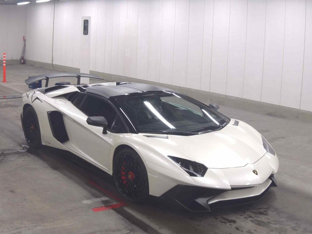Lamborghini Aventador 2016 z aukcji japońskiej