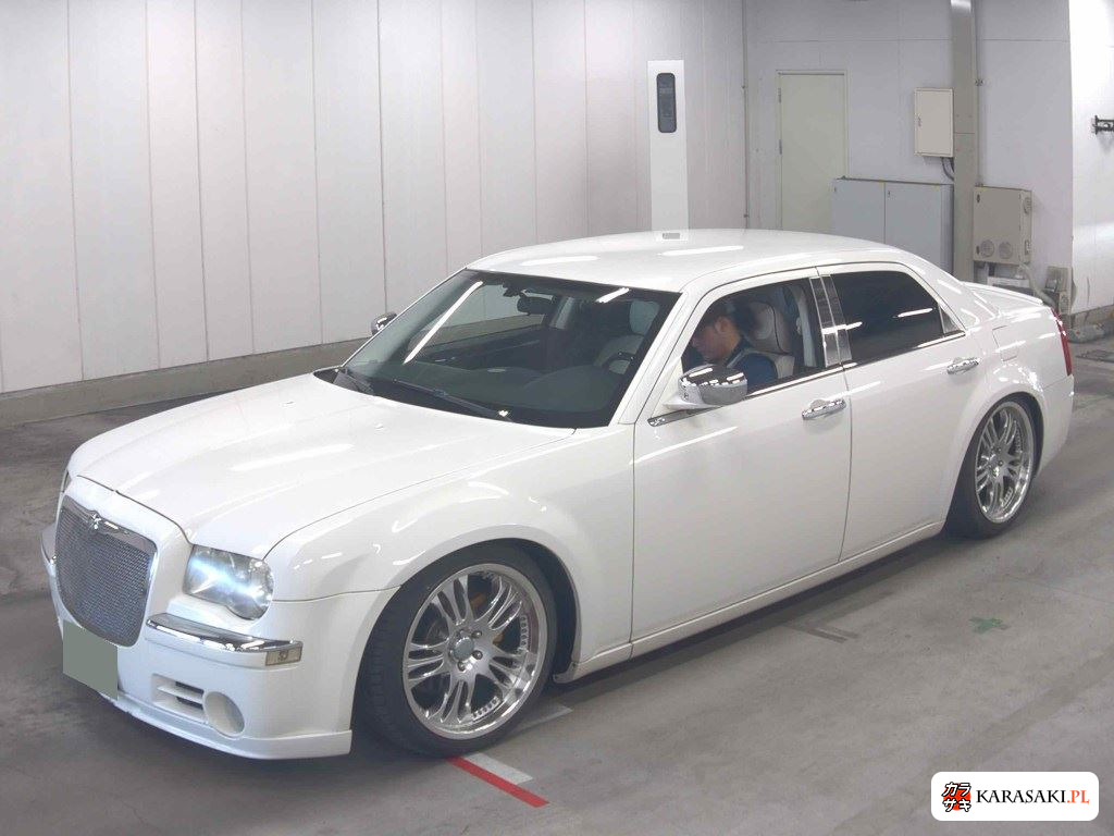 2010 Chrysler 300C 3