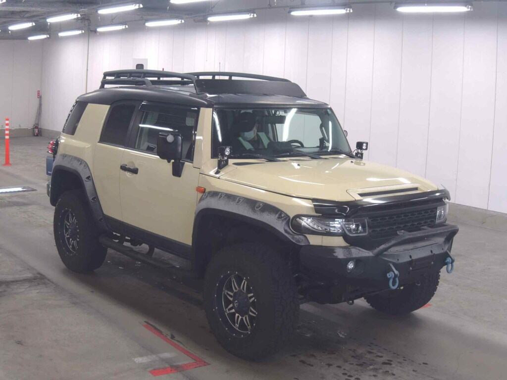 America Toyota FJ Cruiser 2013 z aukcji japońskiej