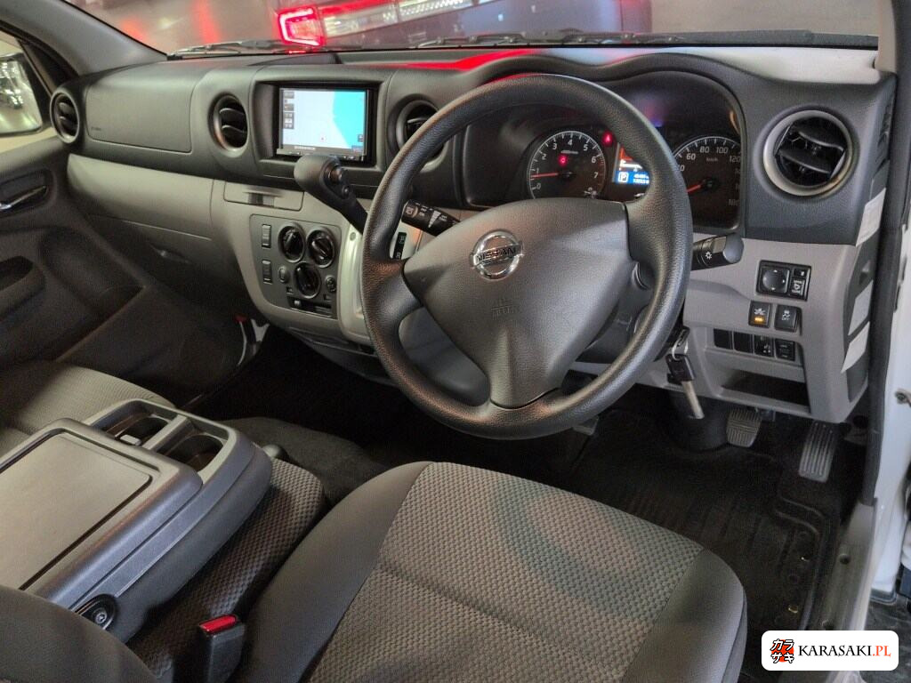 2019 Nissan 5