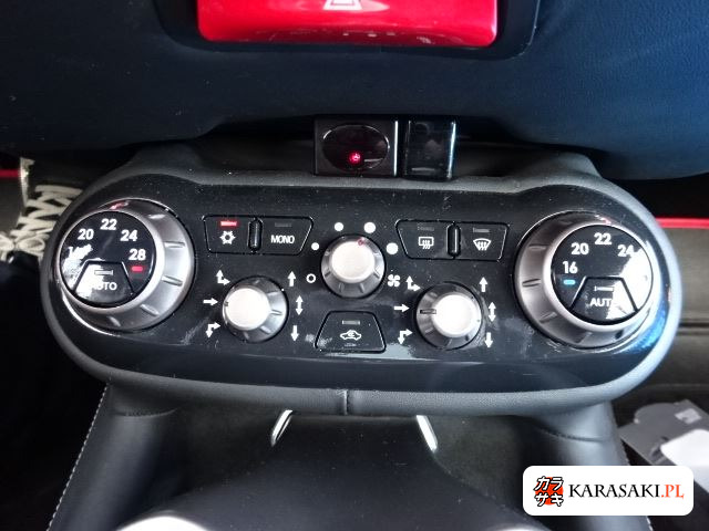 2010 Ferrari California 14