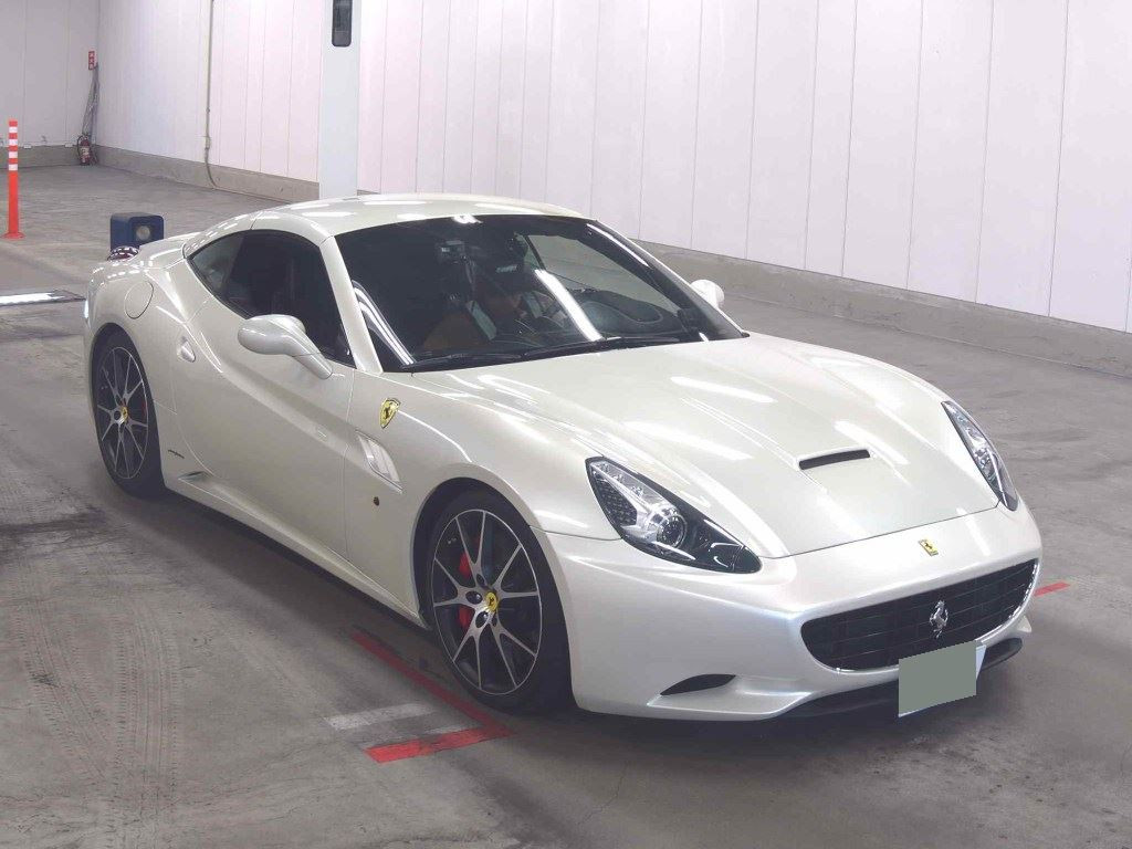 Ferrari California 2010 z aukcji japońskiej