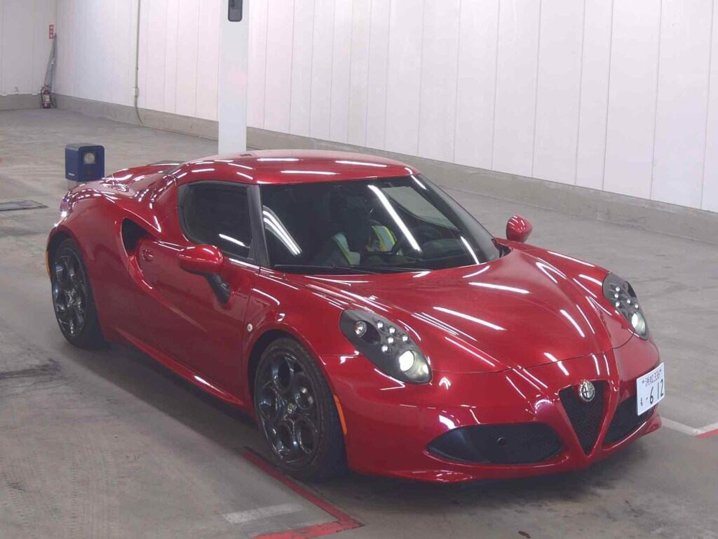 Alfa Romeo 4C 2015 z aukcji japońskiej